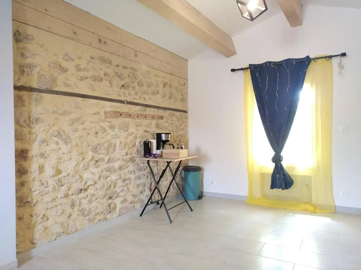 Sous un chêne bicentenaire agréable Chambre avec jardin et espace de W Lambesc
