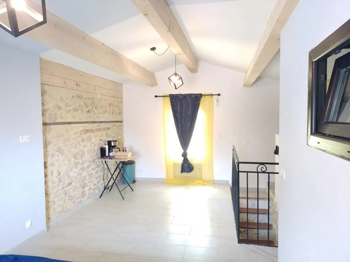 Sous Un Chene Bicentenaire Lambesc Country house